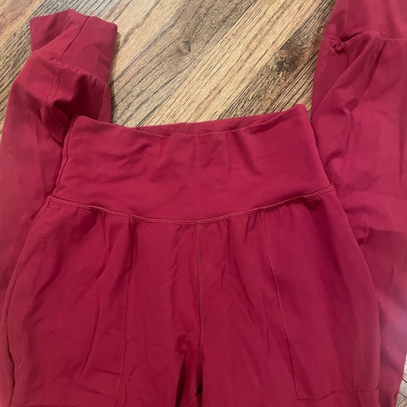 Athleta salutation jogger, dark red color - Picture 2 of 5